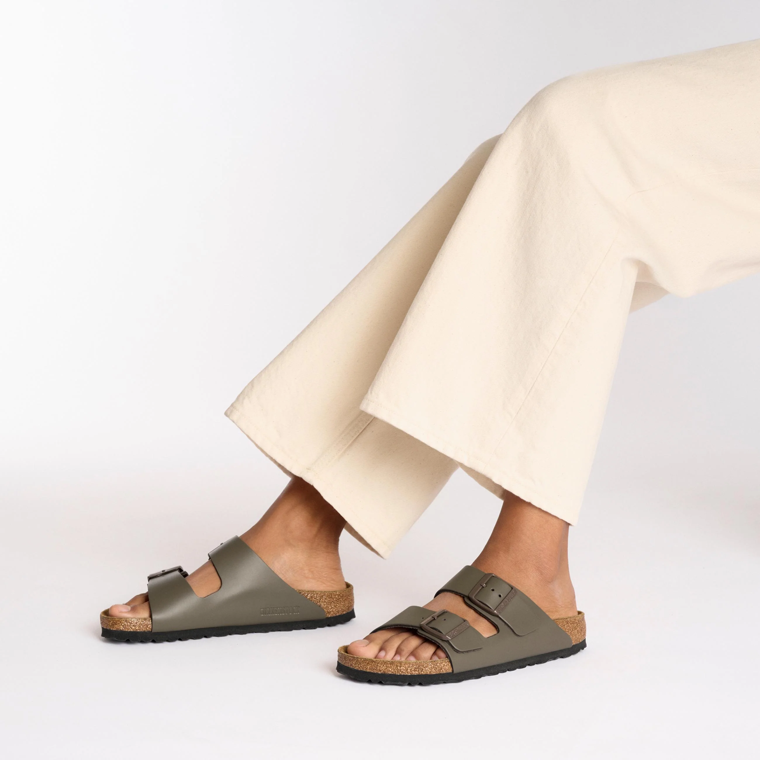 Arizona Concrete Grey Smooth Leather - Image 4