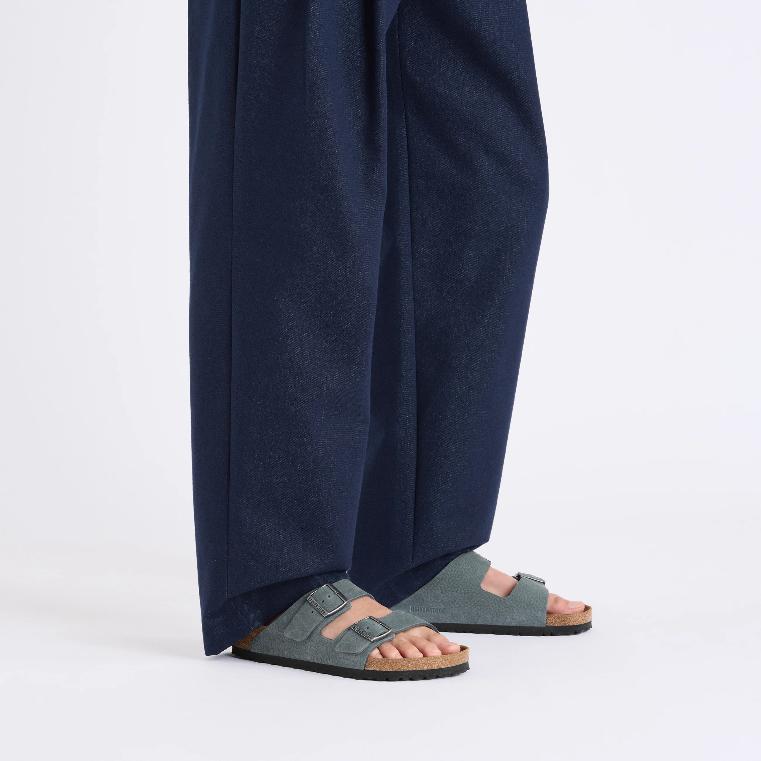 Arizona Desert Buck Basalt Grey Nubuck Leather - Image 4