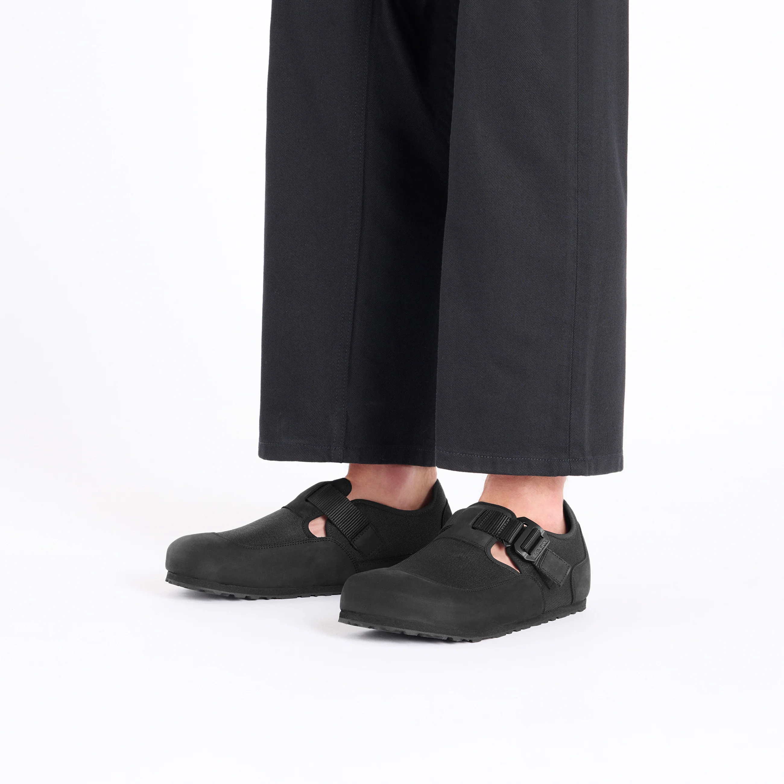 London Nova Black Textile/Nubuck Leather - Image 5